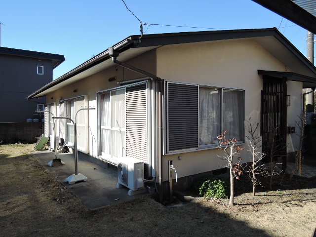 東石川一戸建の建物外観