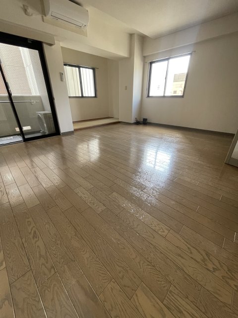 居室・リビング　同物件別号室