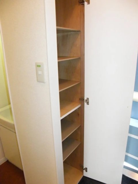 玄関　同物件別号室
