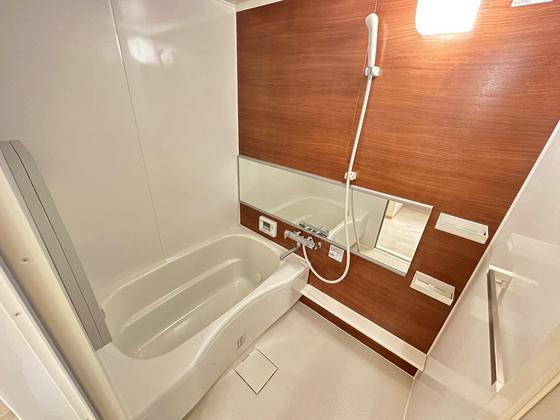 バス・シャワールーム　※別部屋の写真です