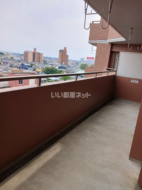 【豊川市豊川元町のマンションのバルコニー】