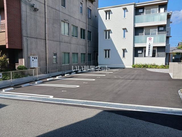 【和歌山市尾崎丁のアパートの駐車場】