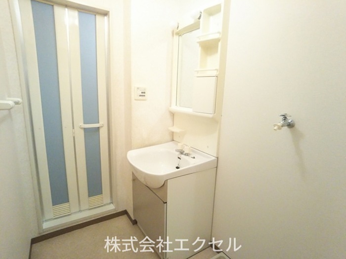 洗面設備　洗髪洗面化粧台です。