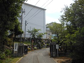 【志摩市阿児町甲賀のアパートの高校・高専】