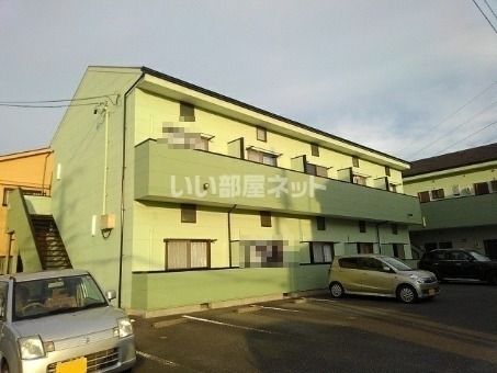 豊川市蔵子のアパートの建物外観