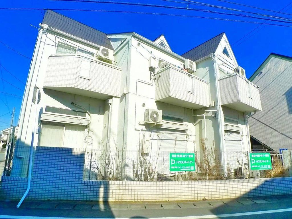 【松戸市大谷口のアパートの建物外観】