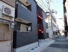 【加古川市加古川町寺家町のアパートの建物外観】