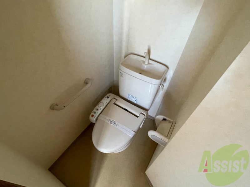トイレ　トイレはウォシュレット付きです。シャワートイレは嬉しいですね