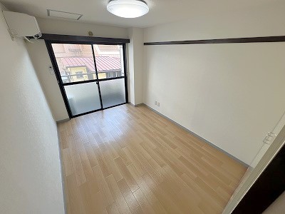 居室・リビング　※室内写真は同タイプ別部屋のものです