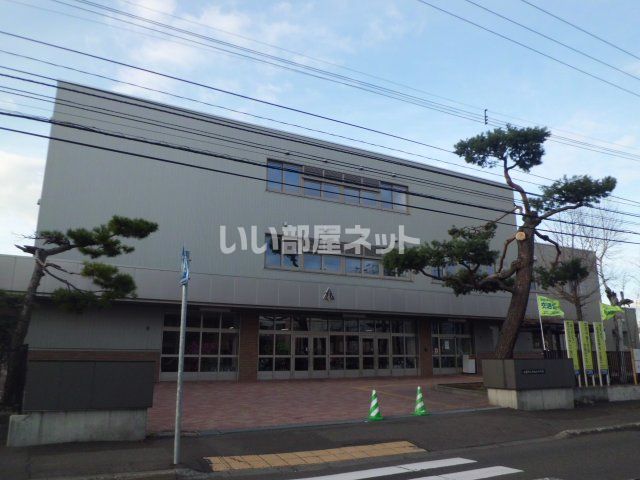 中学校　東白石中学校（中学校）まで297m