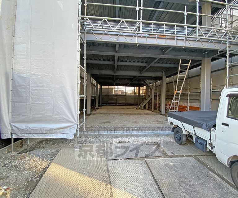 【京都市北区上賀茂石計町のマンションの建物外観】