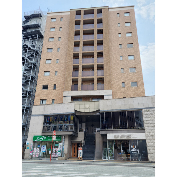 【福岡市中央区高砂のマンションの建物外観】