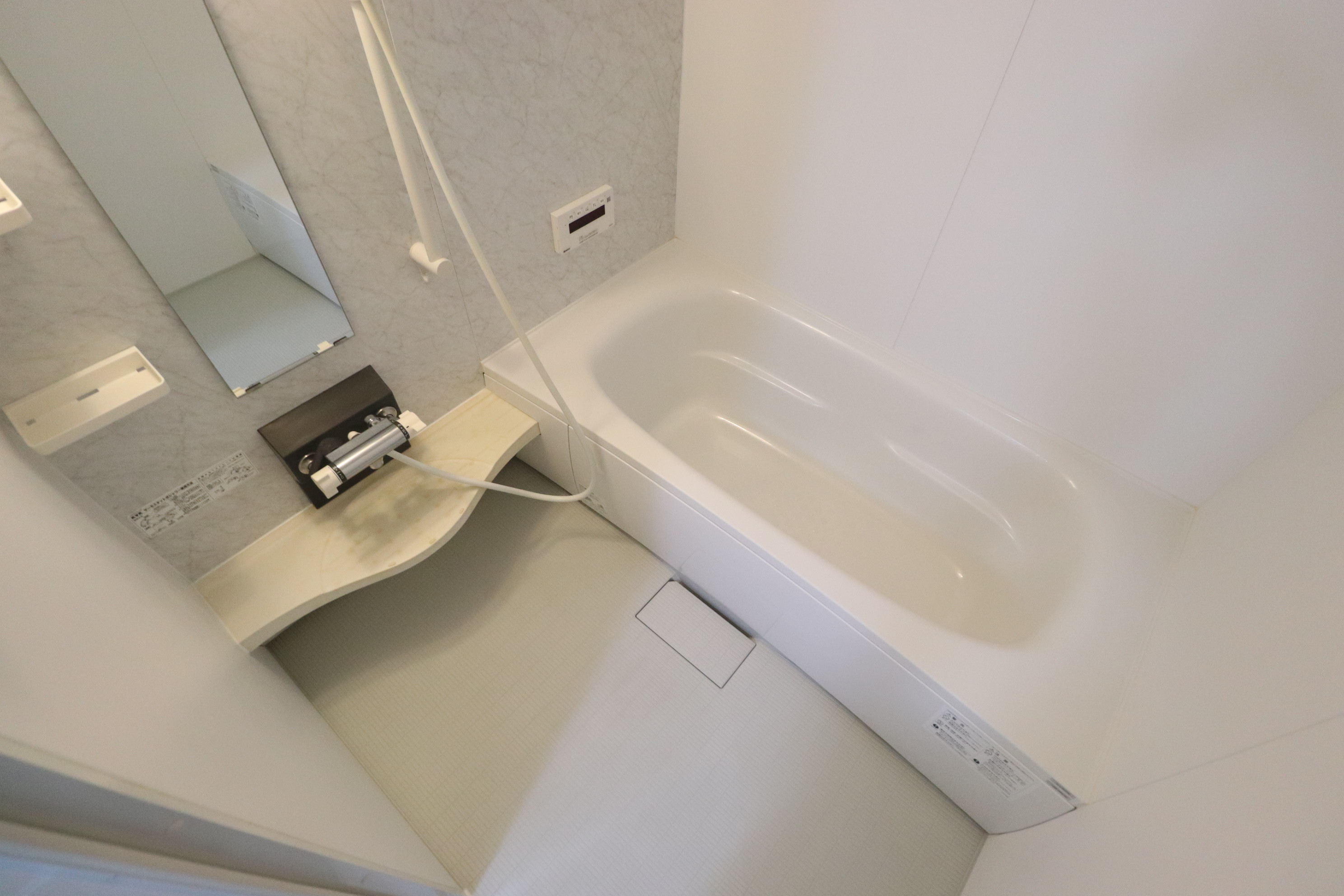 バス・シャワールーム　浴室です♪