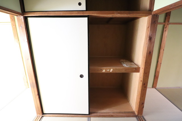 収納　押入