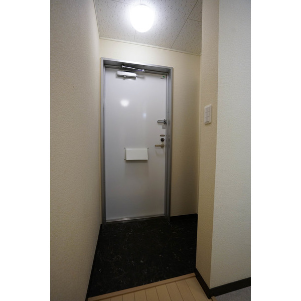 玄関　同タイプのお部屋
