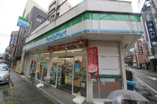 コンビニ　ファミリーマート アメリカ村店（コンビニ）まで1171m