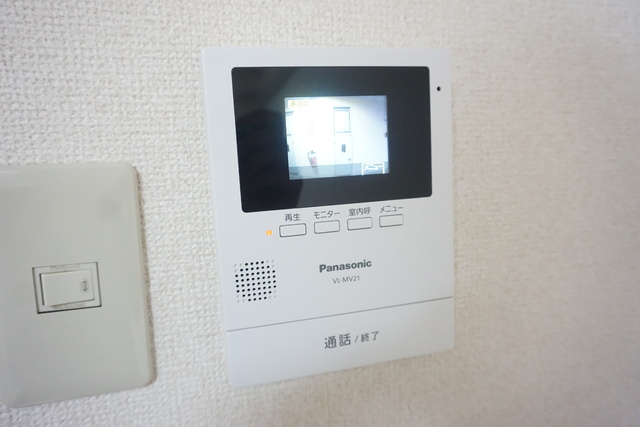 セキュリティ　突然の来客にも安心のＴＶモニター付きドアホン