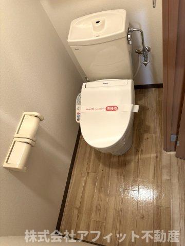 トイレ　温水洗浄暖房便座