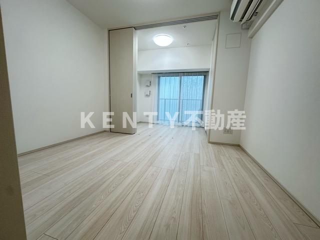 居室・リビング　こちらの居間で趣味の時間をお楽しみください