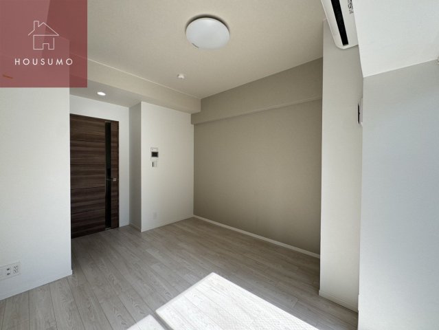 その他部屋・スペース　開放的な寝室です