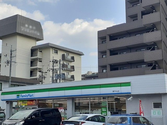 コンビニ　ファミリーマート（コンビニ）まで602m