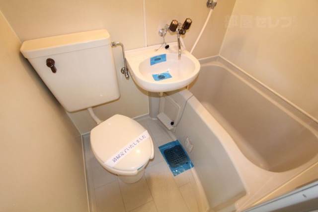 バス・シャワールーム　写真は１号室の写真です