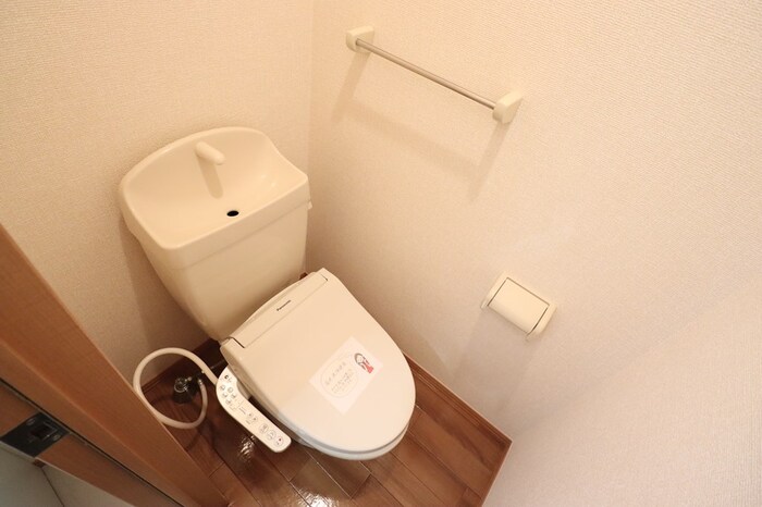 トイレ　温水洗浄暖房便座