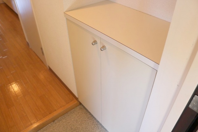 玄関　同物件別号室