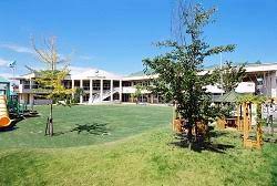 幼稚園・保育園　認定こども園香川短期大学附属幼稚園（幼稚園・保育園）まで213m