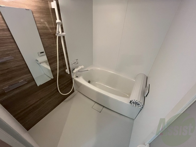 バス・シャワールーム　ユニットバスです。疲れを癒すのに欠かせませんね！