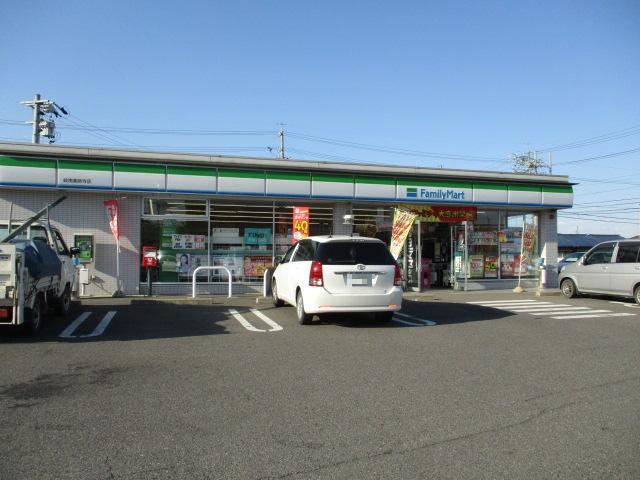 コンビニ　ファミリーマート（コンビニ）まで560m