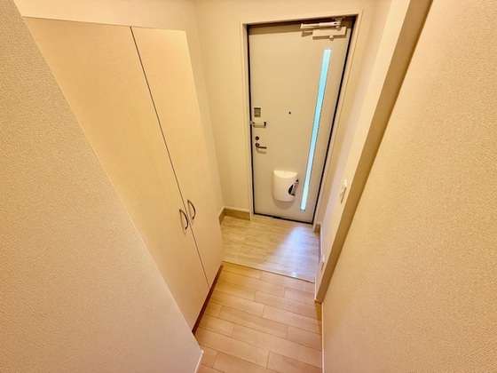 玄関　※掲載写真は同マンション別部屋参考写真となります。