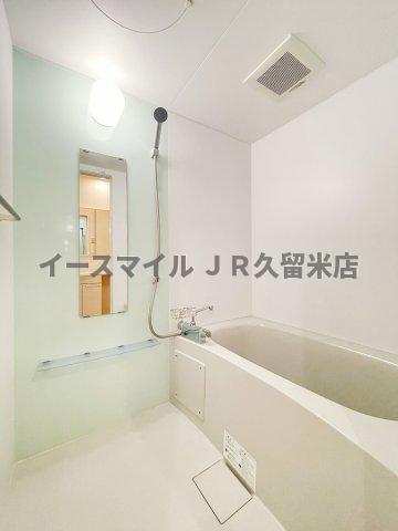 バス・シャワールーム　落ち着いた空間のお風呂です
