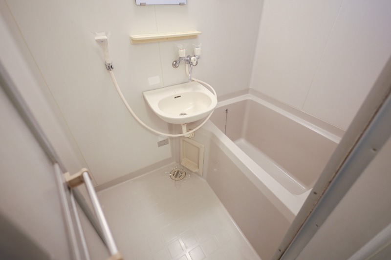 バス・シャワールーム　図面と現状に相違がある場合には現状を優先