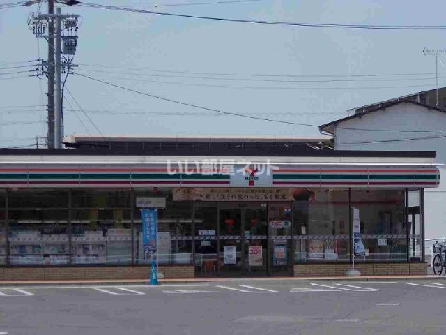 コンビニ　セブンイレブン津市一身田中野店（コンビニ）まで381m