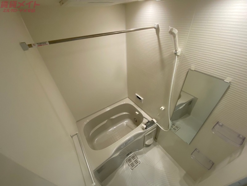 バス・シャワールーム　同物件の別部屋写真です。