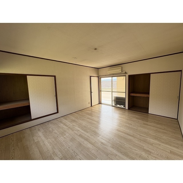 居室・リビング　２階洋室