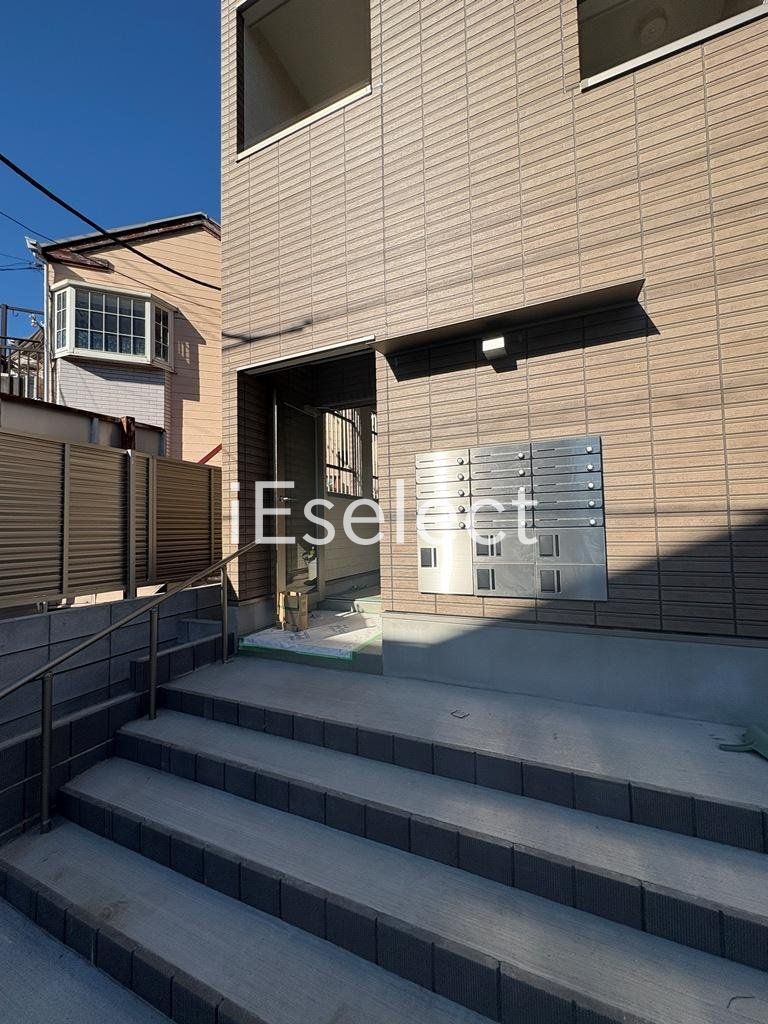 エントランス　オートロック付きのエントランス