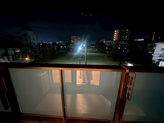 バルコニー　※掲載写真は同マンション別部屋参考写真となります。