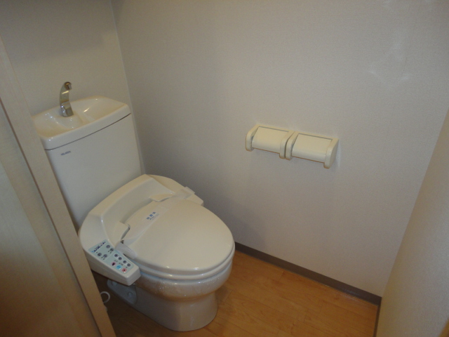 トイレ　シャワー付トイレ