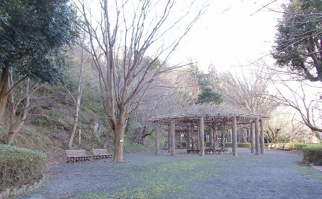 公園　本城山公園（公園）まで120m