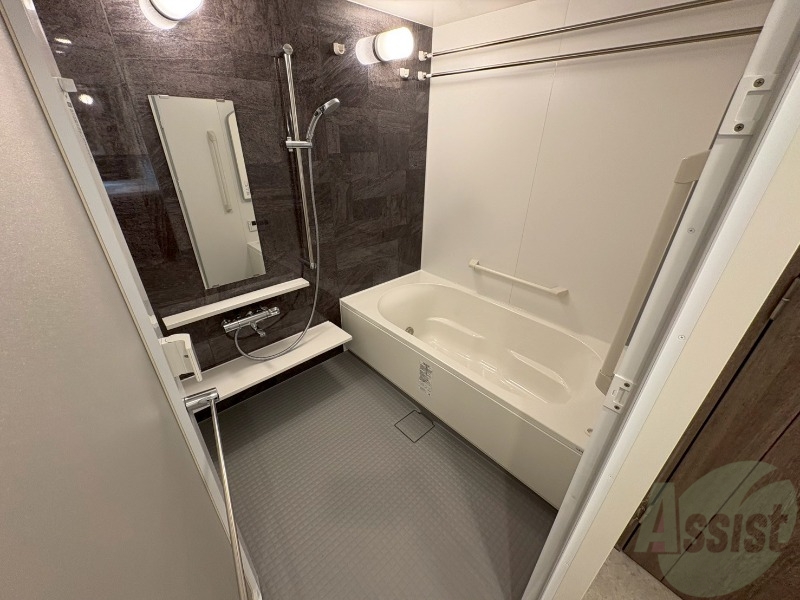 バス・シャワールーム　追い炊き機能付きでいつでも温かいお風呂に入れますね。