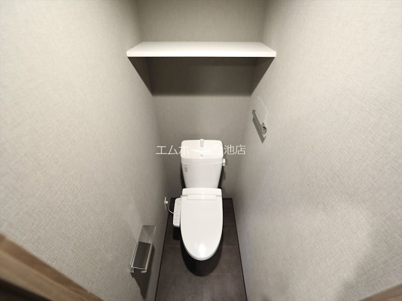 トイレ　温水洗浄便座付トイレ