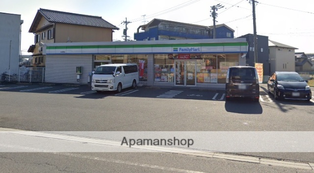 コンビニ　ファミリーマート（コンビニ）まで357m