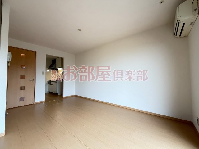 居室・リビング　こちらのリビングで趣味の時間をお楽しみください