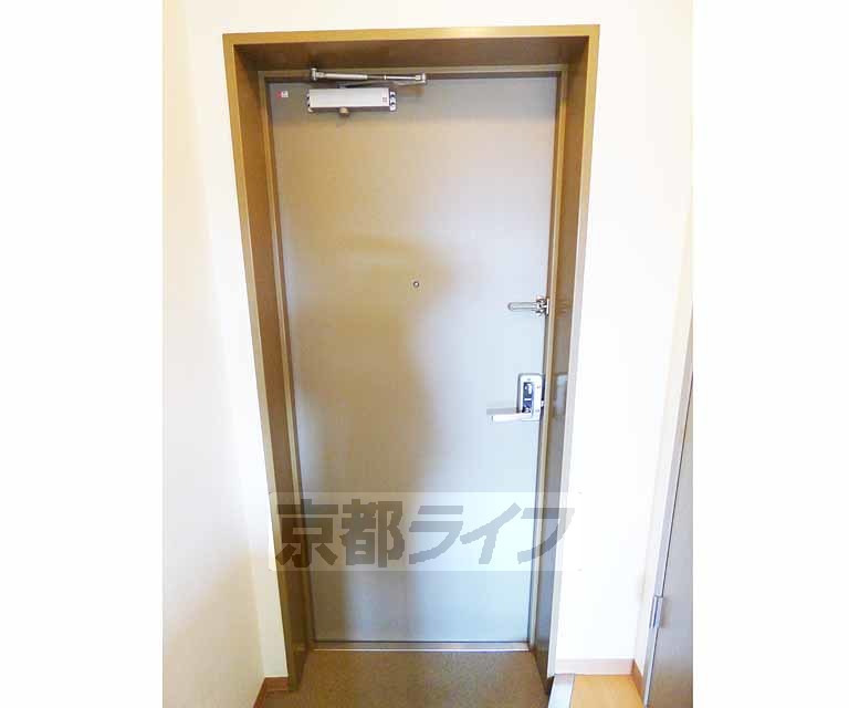 その他設備　しっかりとしたドア。