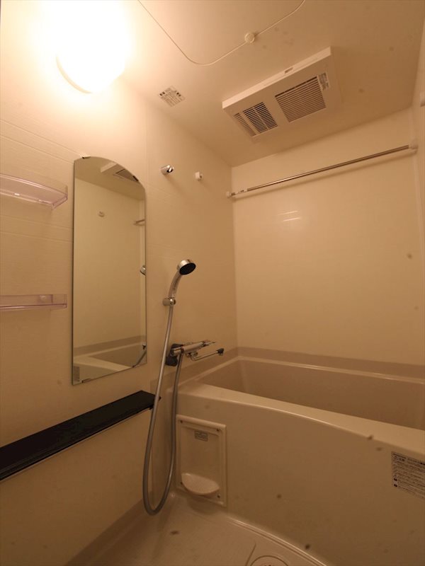 バス・シャワールーム　浴室暖房乾燥機能付バス