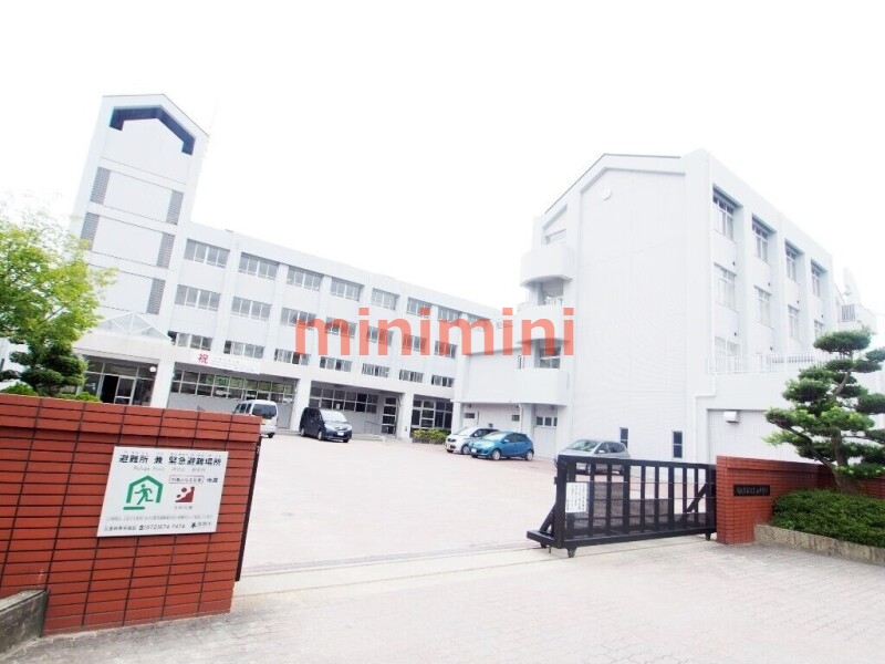 中学校　高槻市立阿武山中学校（中学校）まで1368m