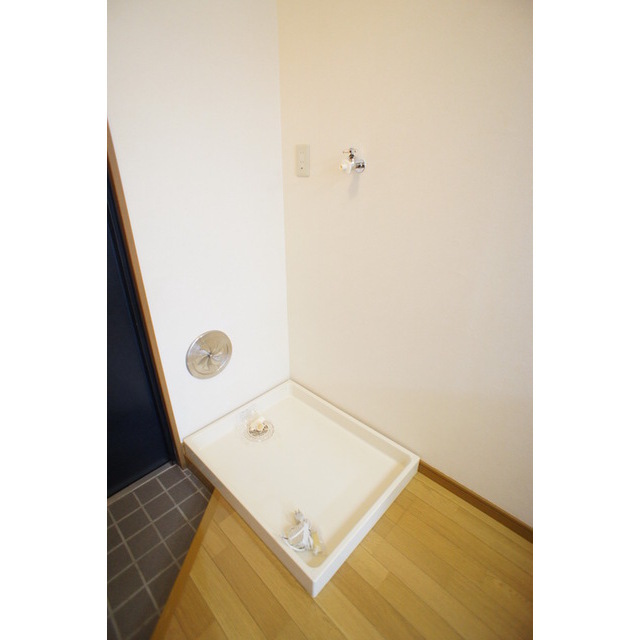 その他設備　防水パン付きの洗濯機スペース