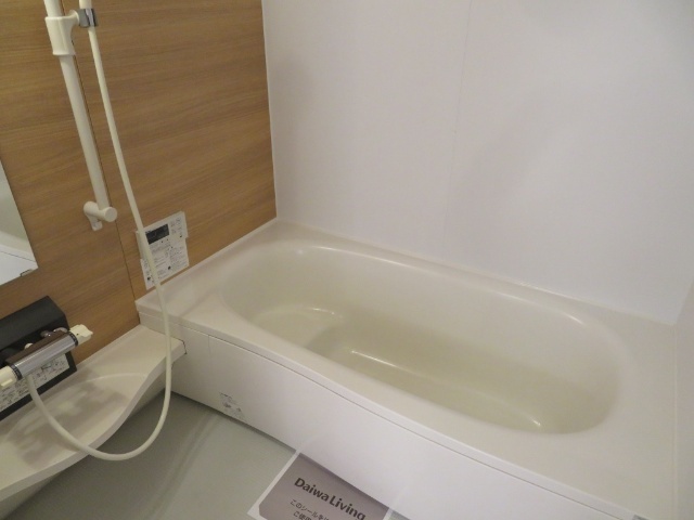 バス・シャワールーム　追焚き付きのお風呂